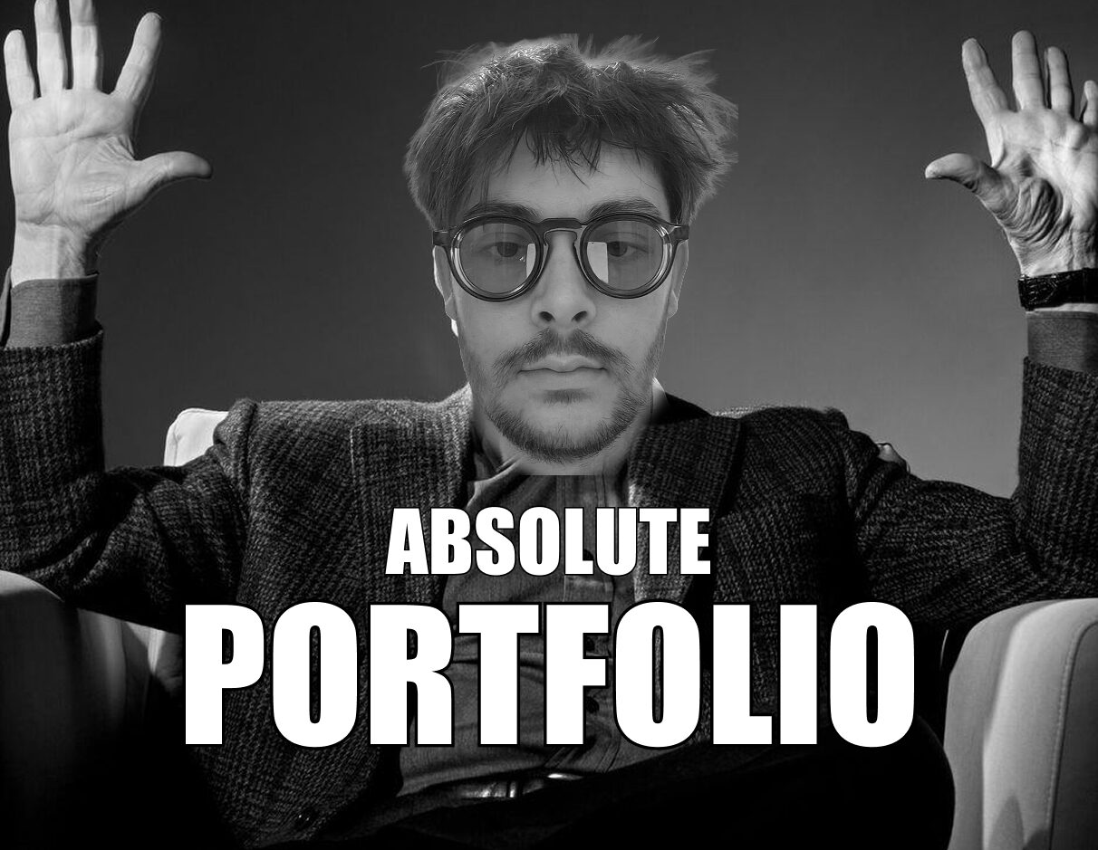 Yann Angevelle en noir et blanc, mains levées, expression expressionniste, avec le texte « ABSOLUTE PORTFOLIO » en gros plan. Image humoristique des Mentions Légales
